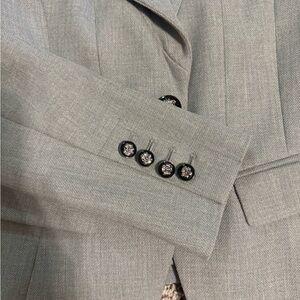 Women’s gray blazer